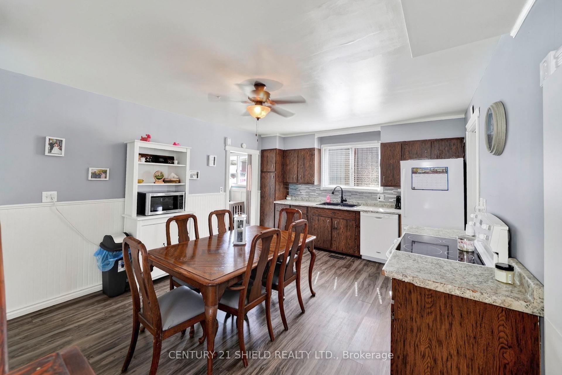 Photo 17 of 712 First Street E, Cornwall, Cornwall — HOMEH
