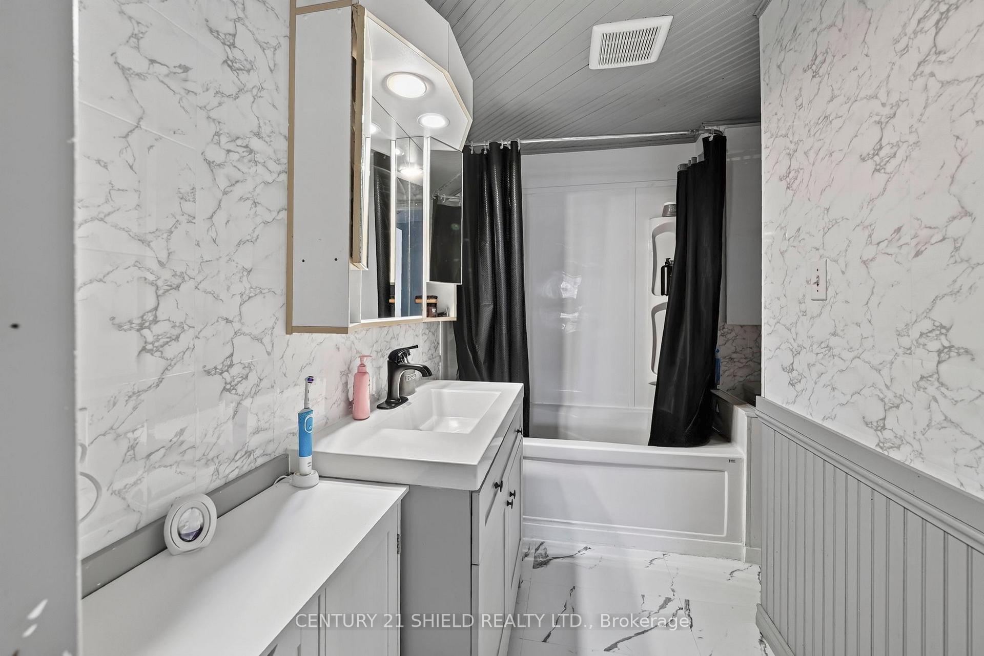 Photo 21 of 712 First Street E, Cornwall, Cornwall — HOMEH