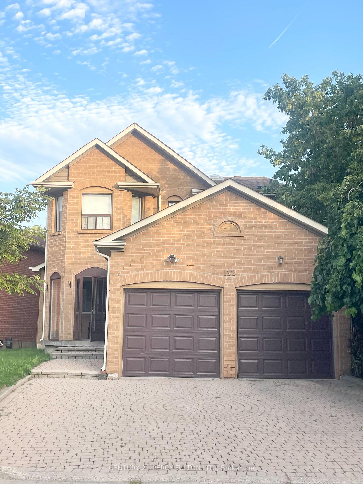 Photo 2 of 122 Mc Cabe Crescent, Vaughan, Lakeview Estates — HOMEH