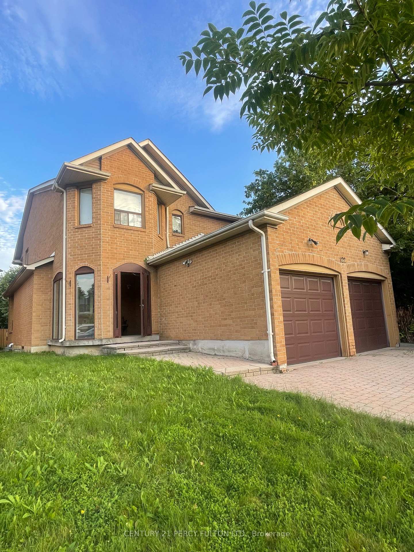 Photo 3 of 122 Mc Cabe Crescent, Vaughan, Lakeview Estates — HOMEH