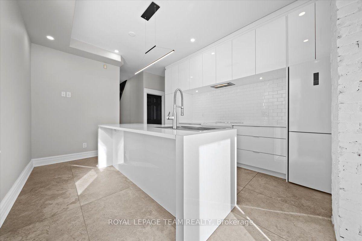 Photo 10 of 132 Elm Street, Ottawa, West Centre Town — HOMEH