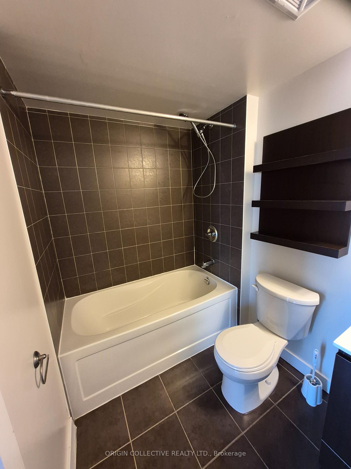 Photo 6 of 100 Western Battery Rd 1404, Toronto, Niagara — HOMEH