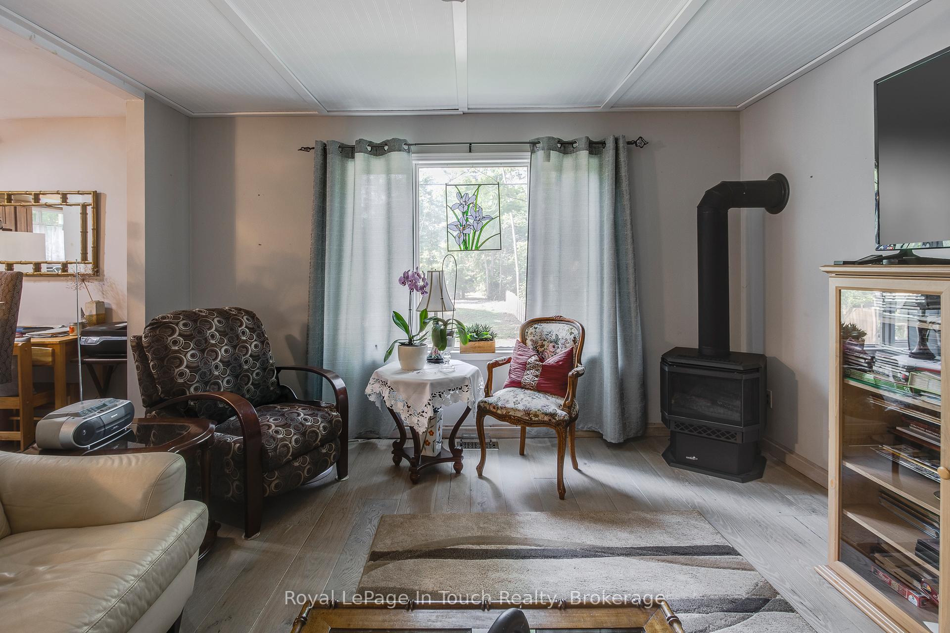 Photo 8 of 171 Oliver Drive, Tiny, Rural Tiny — HOMEH