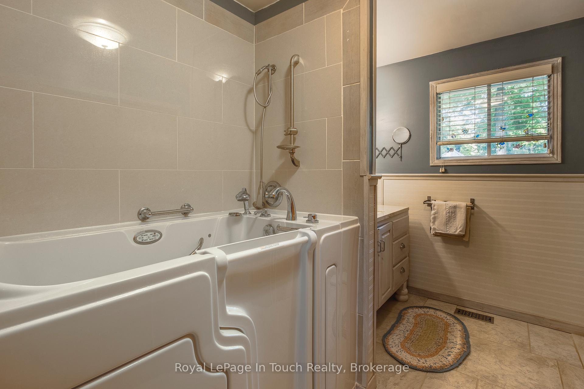 Photo 15 of 171 Oliver Drive, Tiny, Rural Tiny — HOMEH