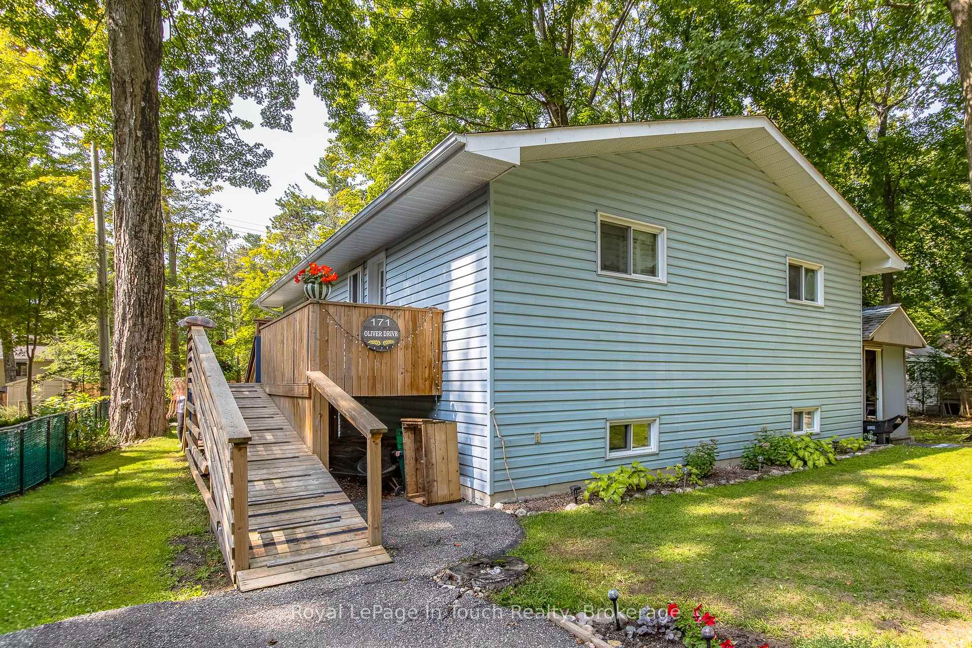 Photo 27 of 171 Oliver Drive, Tiny, Rural Tiny — HOMEH