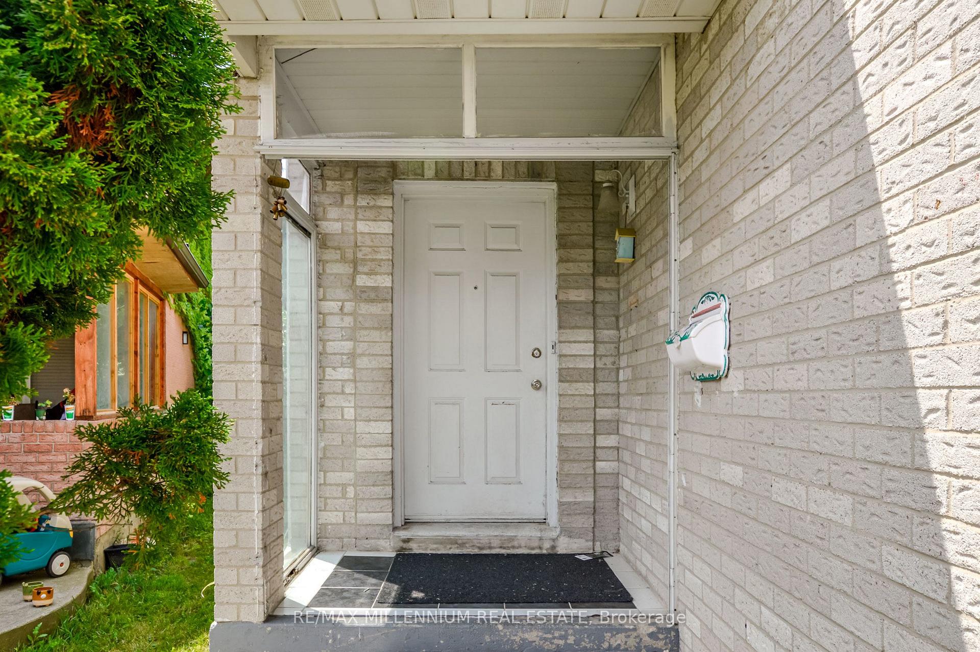 Photo 2 of 651 Shetani Place, Mississauga, Creditview — HOMEH