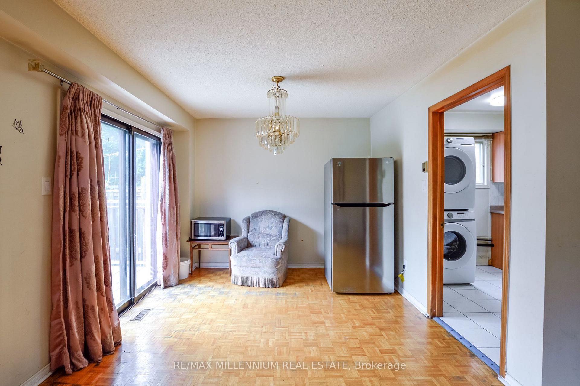 Photo 8 of 651 Shetani Place, Mississauga, Creditview — HOMEH
