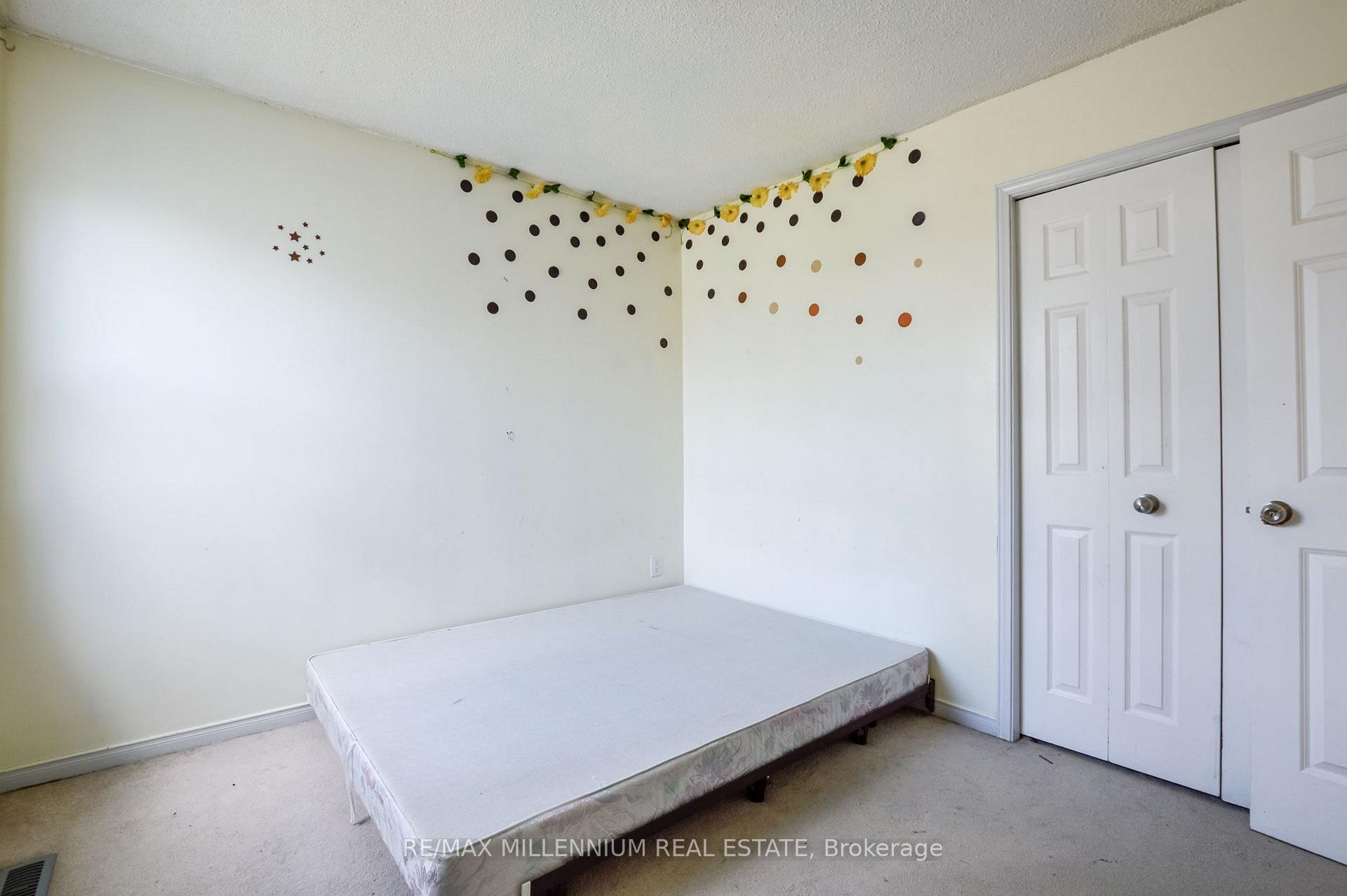 Photo 17 of 651 Shetani Place, Mississauga, Creditview — HOMEH