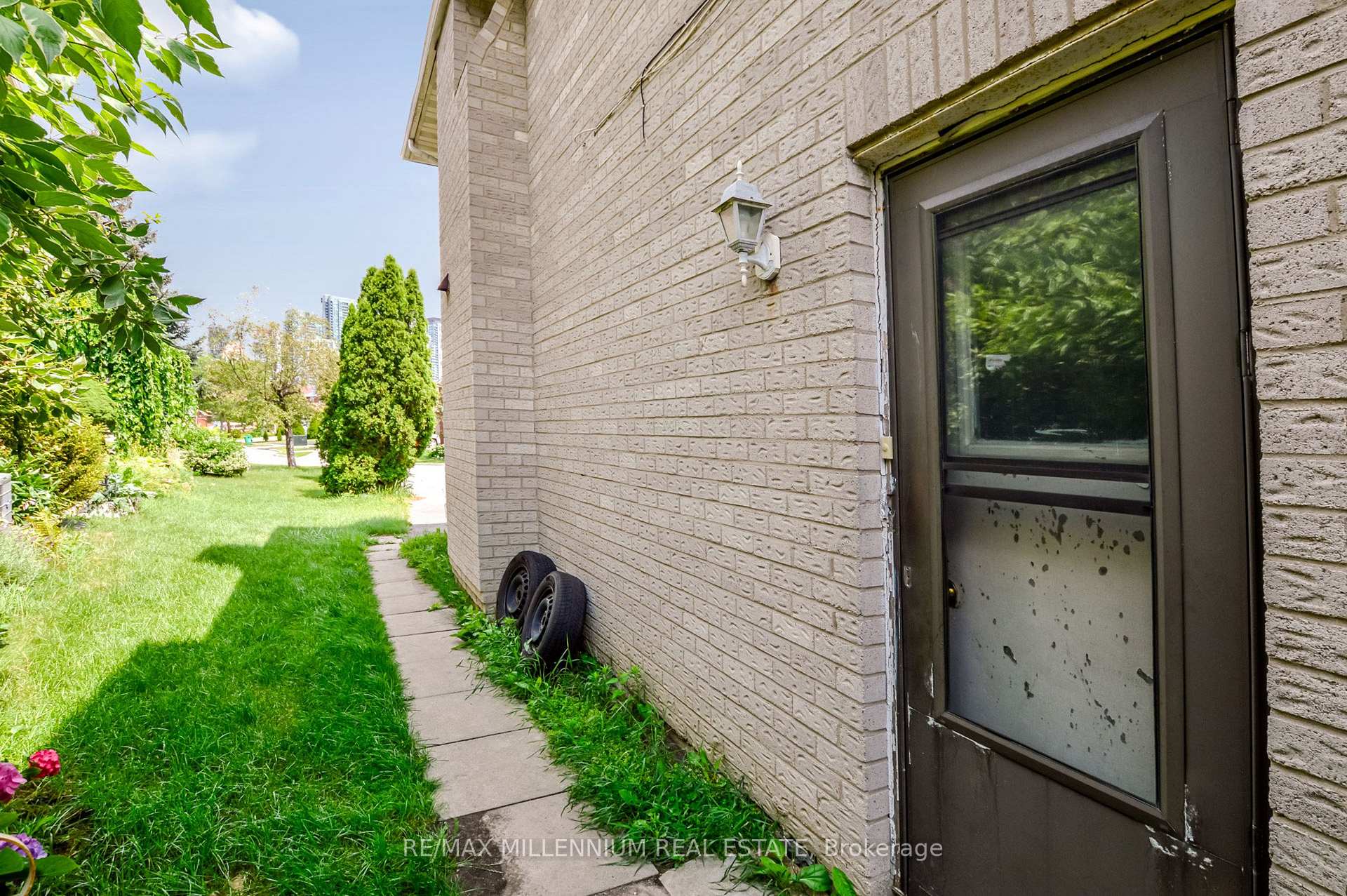 Photo 28 of 651 Shetani Place, Mississauga, Creditview — HOMEH