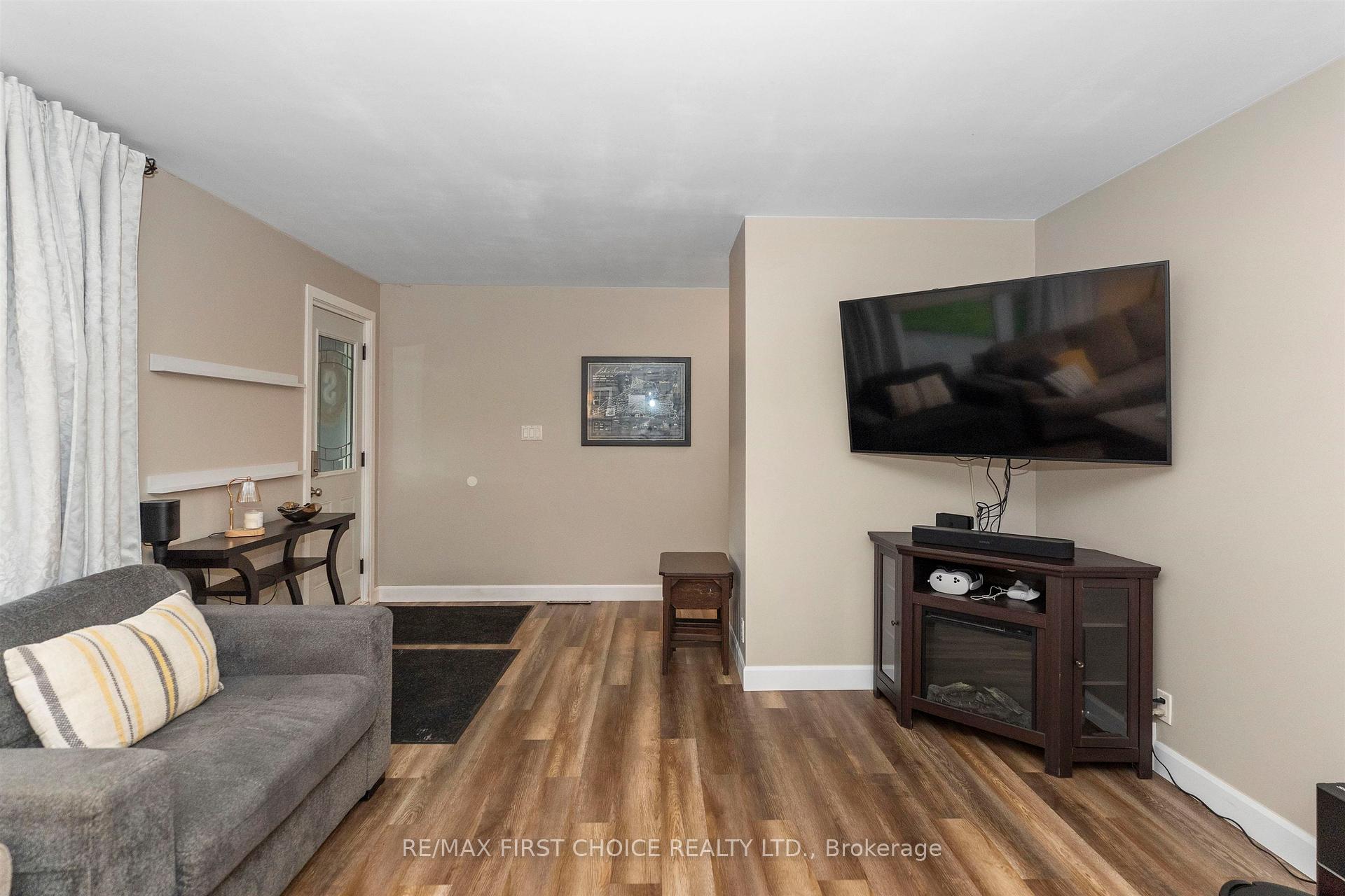 Photo 8 of 600 Ashdale Place, Thunder Bay, Edgewater Park — HOMEH