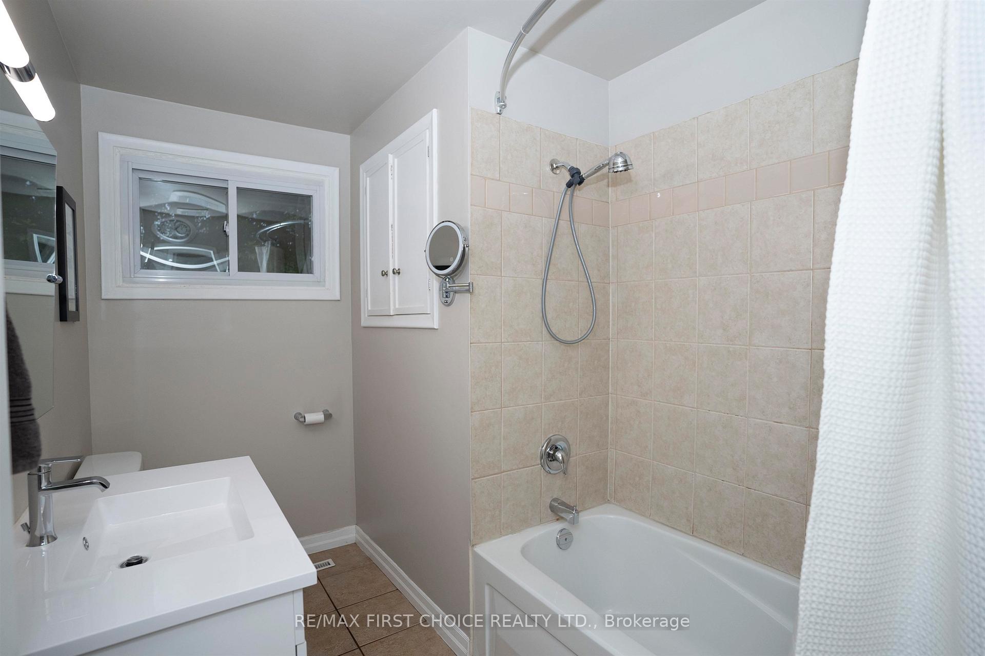 Photo 16 of 600 Ashdale Place, Thunder Bay, Edgewater Park — HOMEH