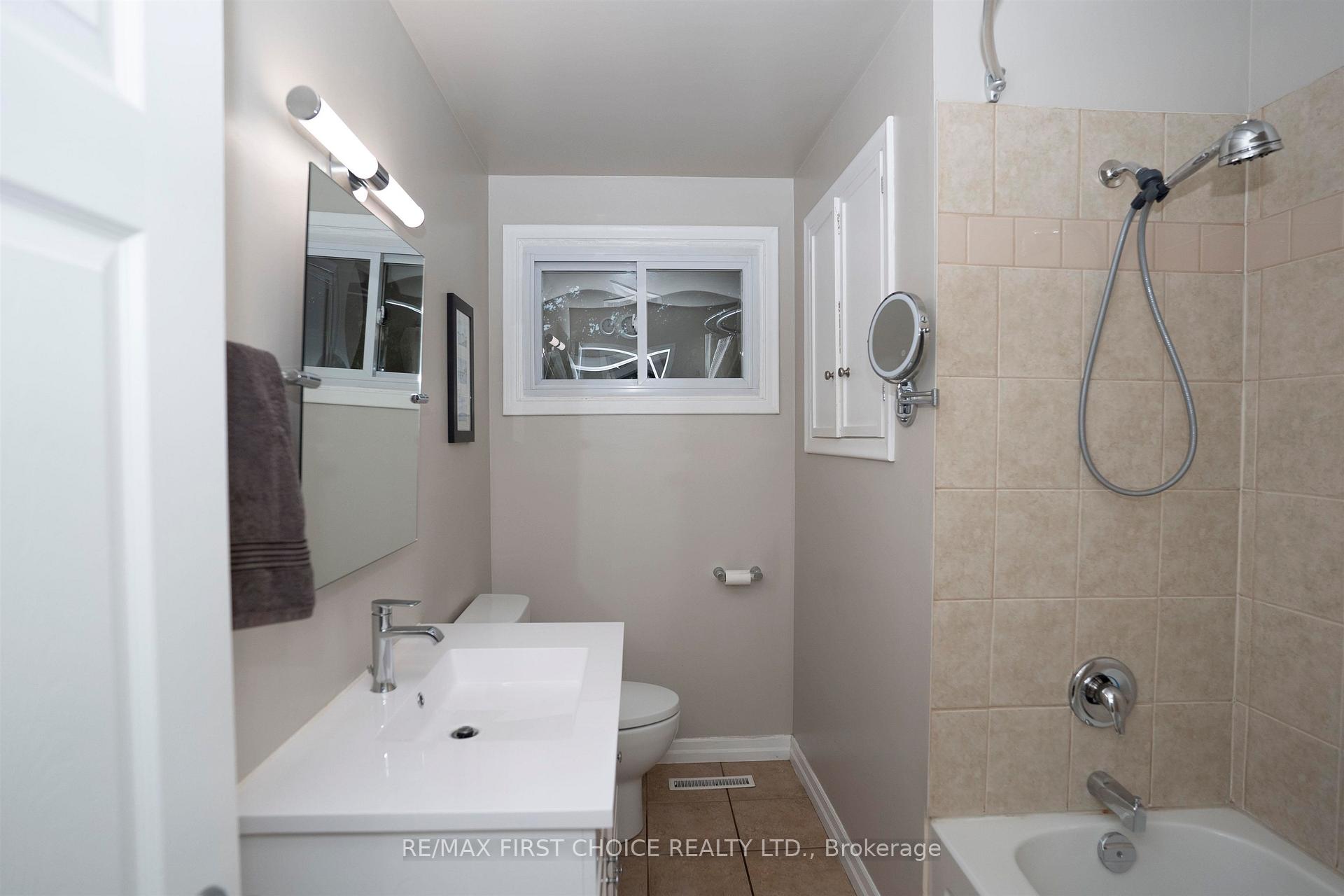 Photo 17 of 600 Ashdale Place, Thunder Bay, Edgewater Park — HOMEH