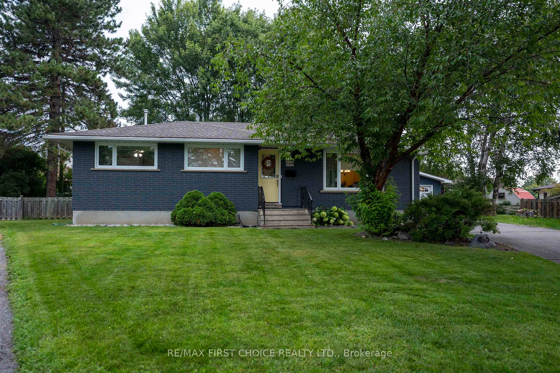 Photo 41 of 600 Ashdale Place, Thunder Bay, Edgewater Park — HOMEH