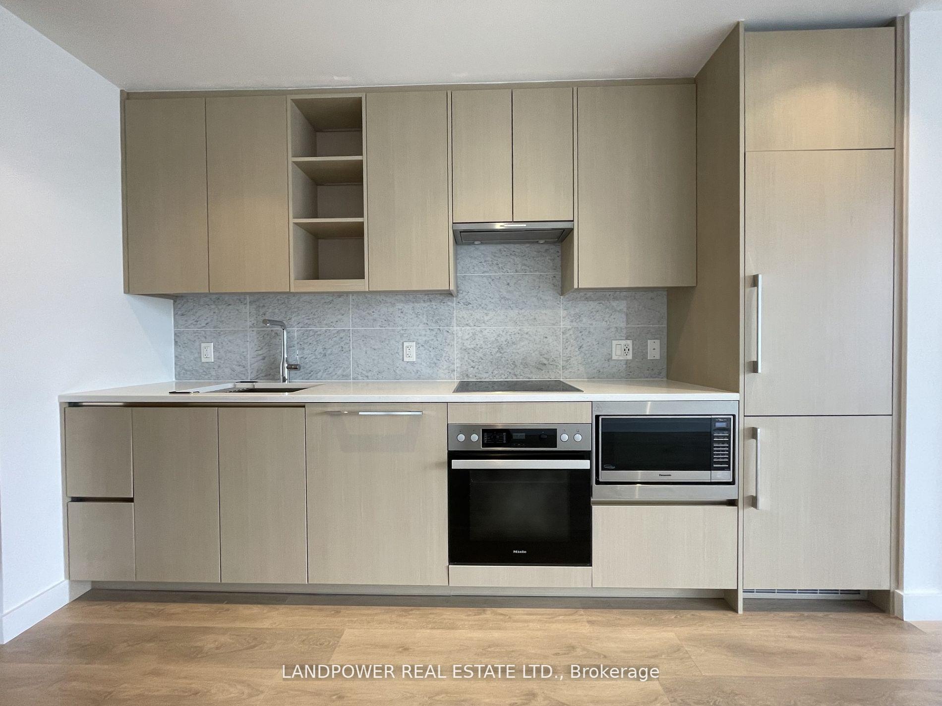 Photo 2 of Unit 810, 85 McMahon Drive, North York, Bayview Village — HOMEH