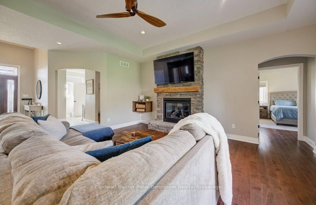 Photo 13 of 354 Westwood Drive, Brockton — HOMEH