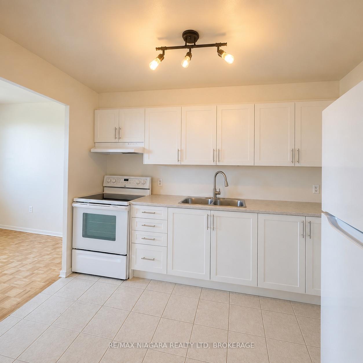 Photo 6 of Unit 609, 550 King Street, Midland — HOMEH