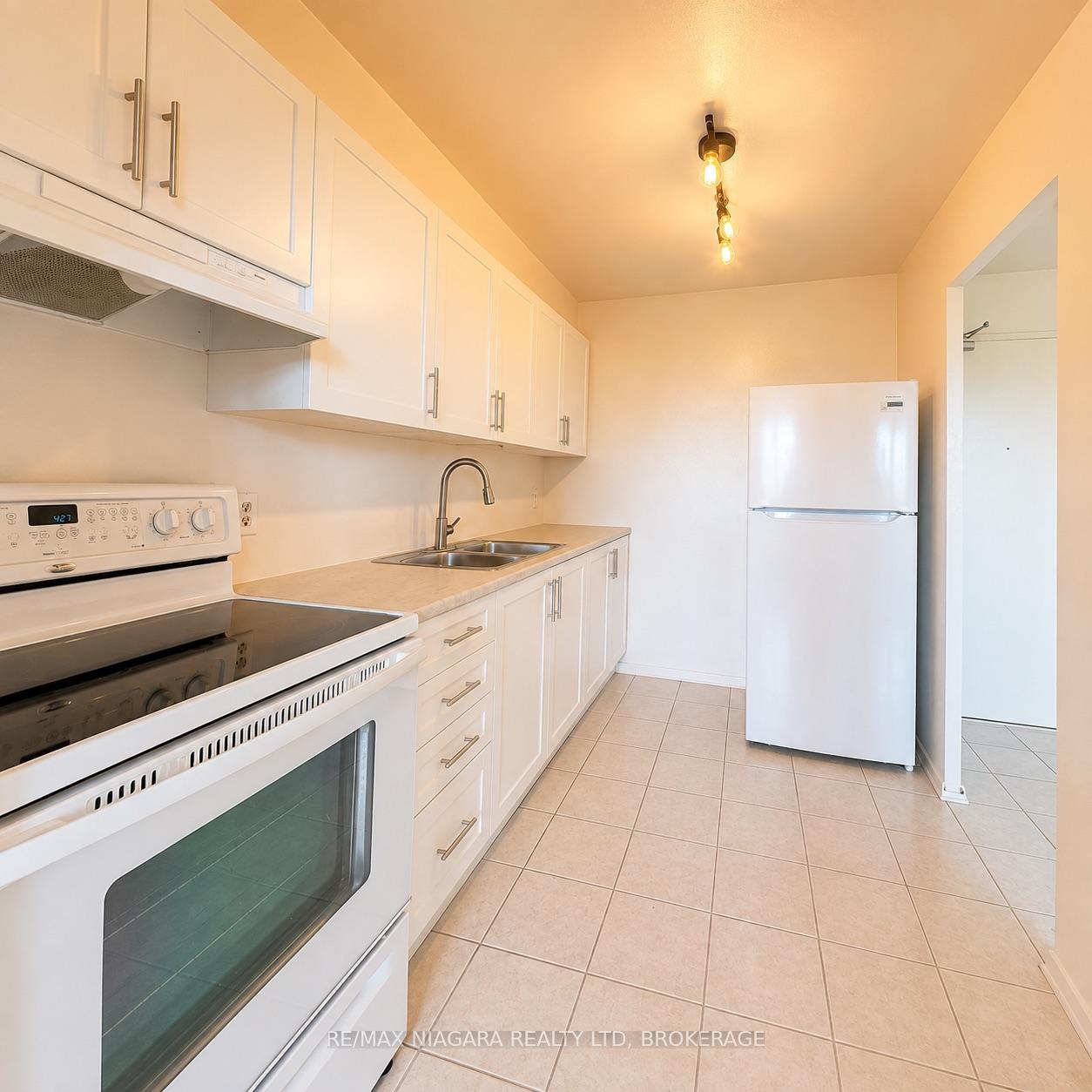 Photo 7 of Unit 609, 550 King Street, Midland — HOMEH