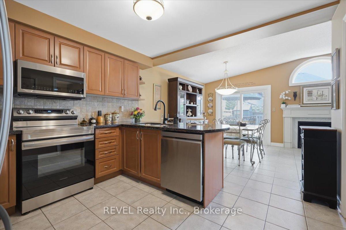 Photo 13 of 4819 Bloomburg Drive, Mississauga, Churchill Meadows — HOMEH