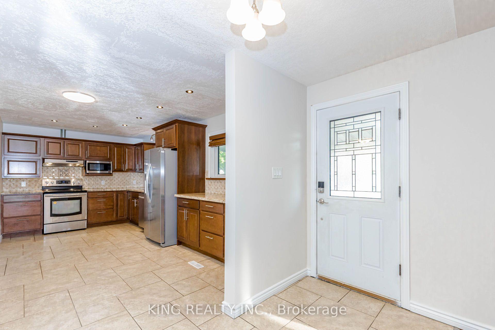 Photo 4 of Unit Upper, 392 Greenfield Avenue, Kitchener, Vanier - Kitchener — HOMEH