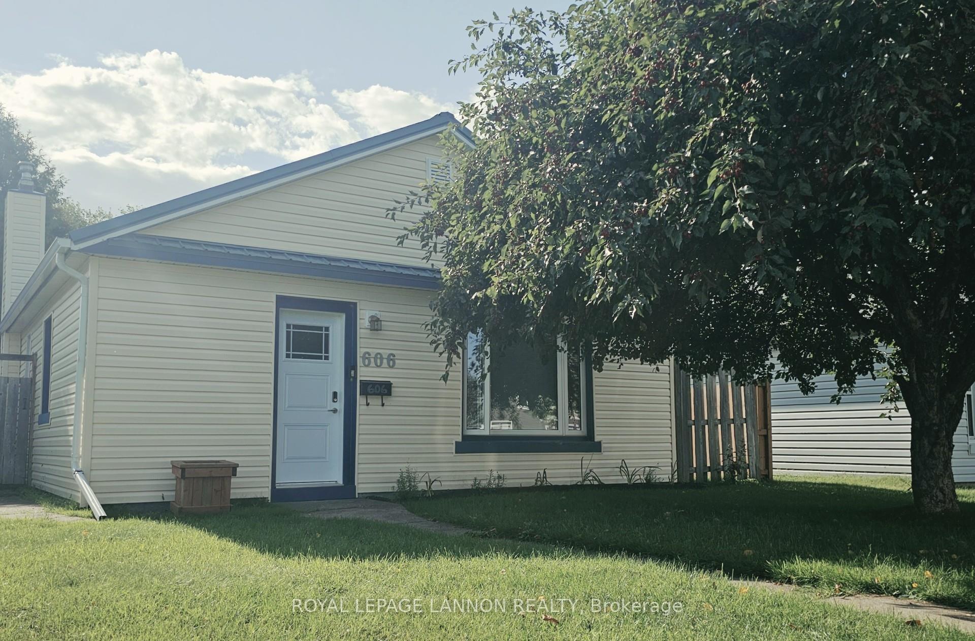 Photo 1 of 606 Kingsway, Thunder Bay, Hyde Park — HOMEH