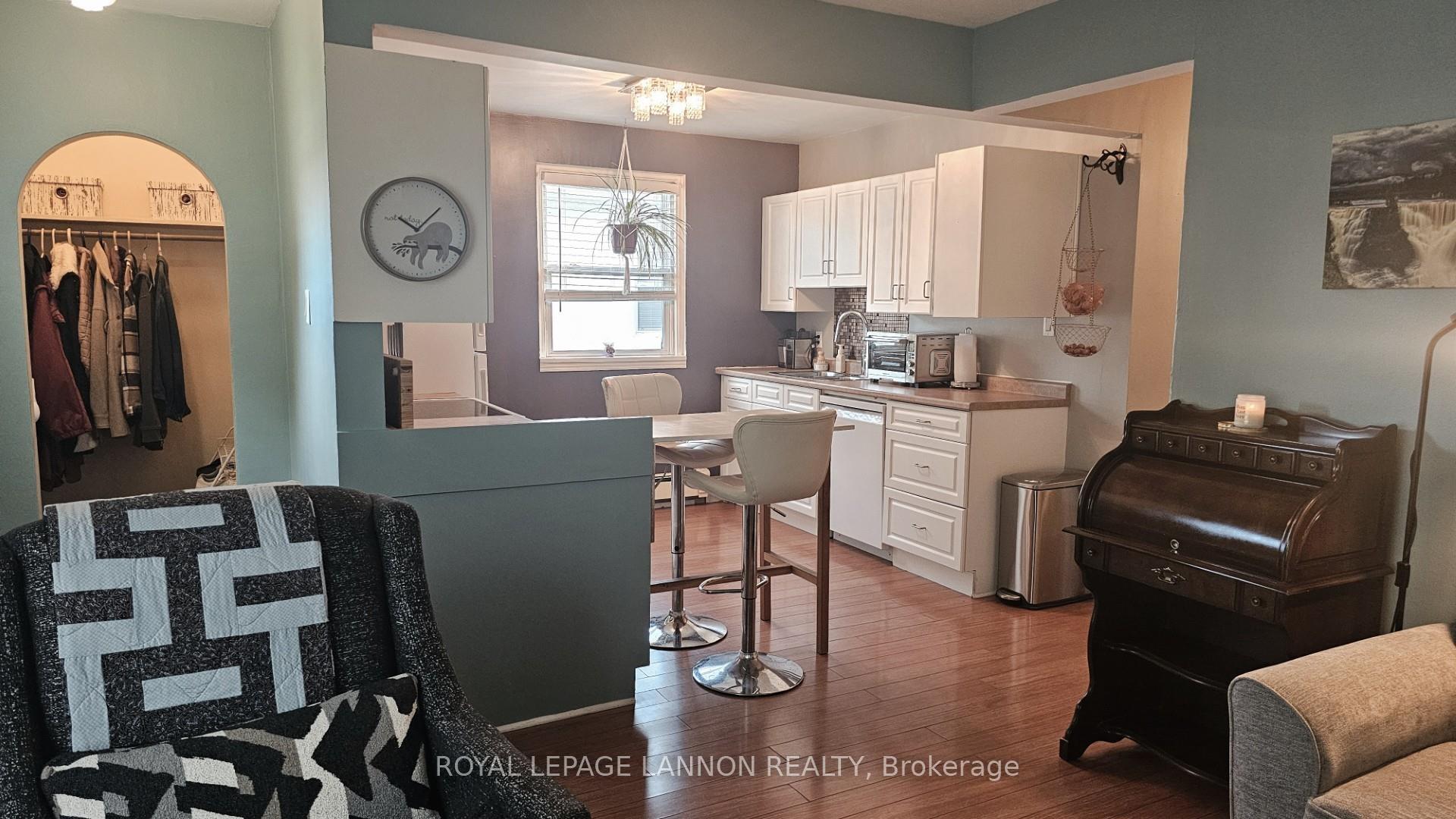 Photo 3 of 606 Kingsway, Thunder Bay, Hyde Park — HOMEH