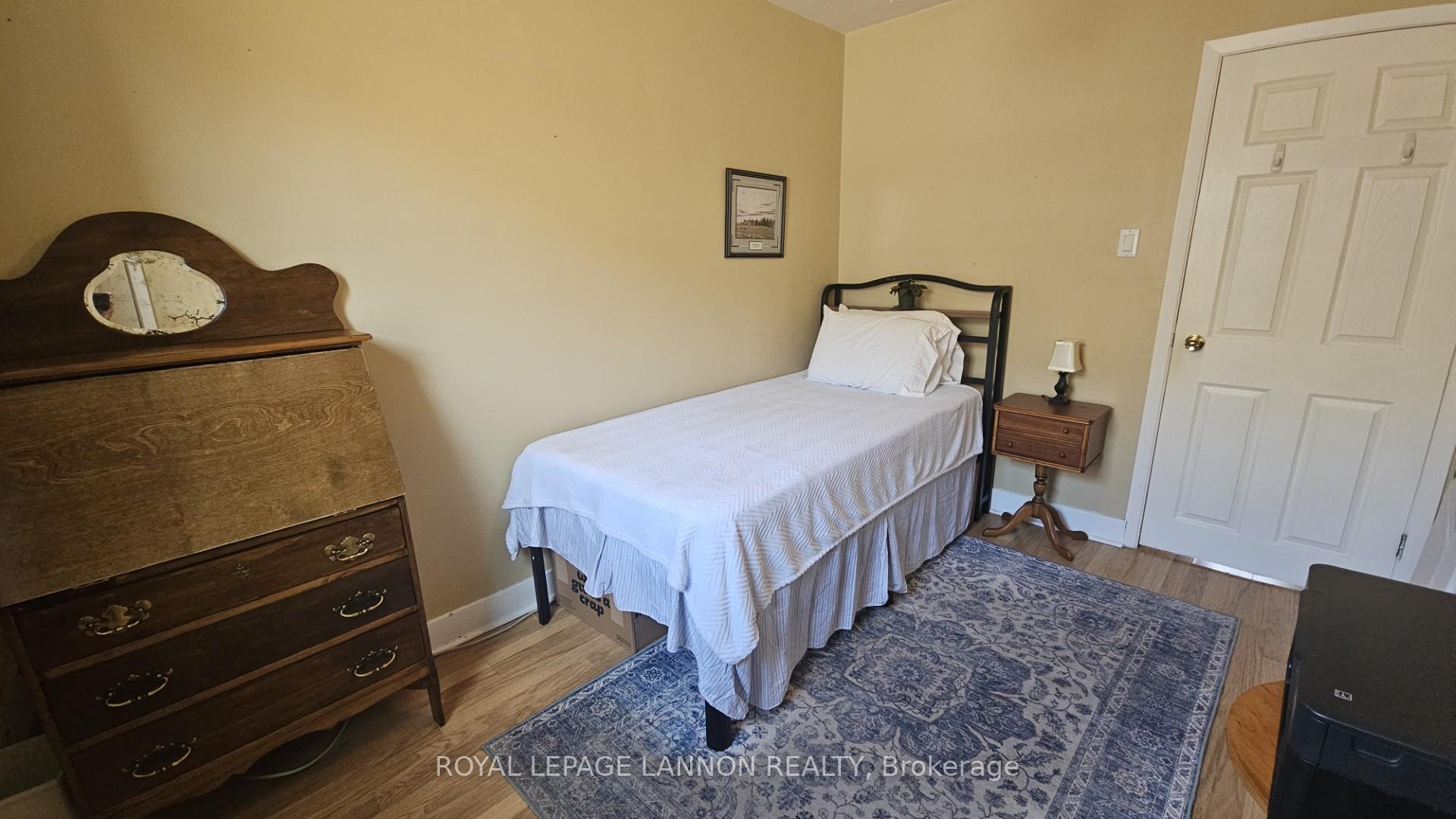 Photo 6 of 606 Kingsway, Thunder Bay, Hyde Park — HOMEH