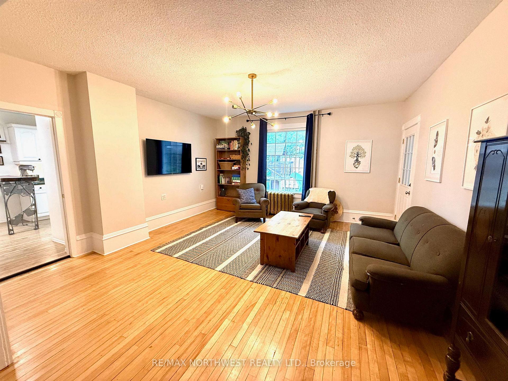 Photo 13 of 324 Third St S, Kenora, Downtown — HOMEH