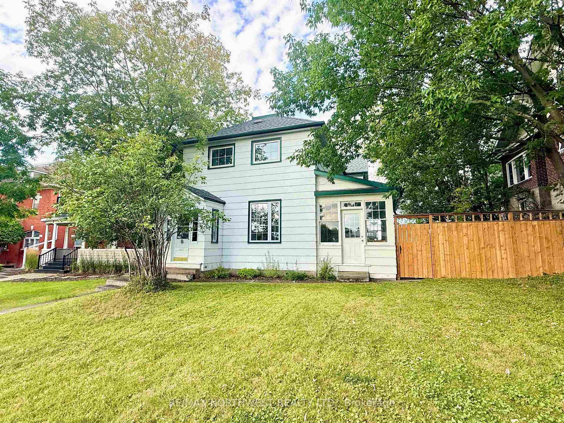 Photo 39 of 324 Third St S, Kenora, Downtown — HOMEH