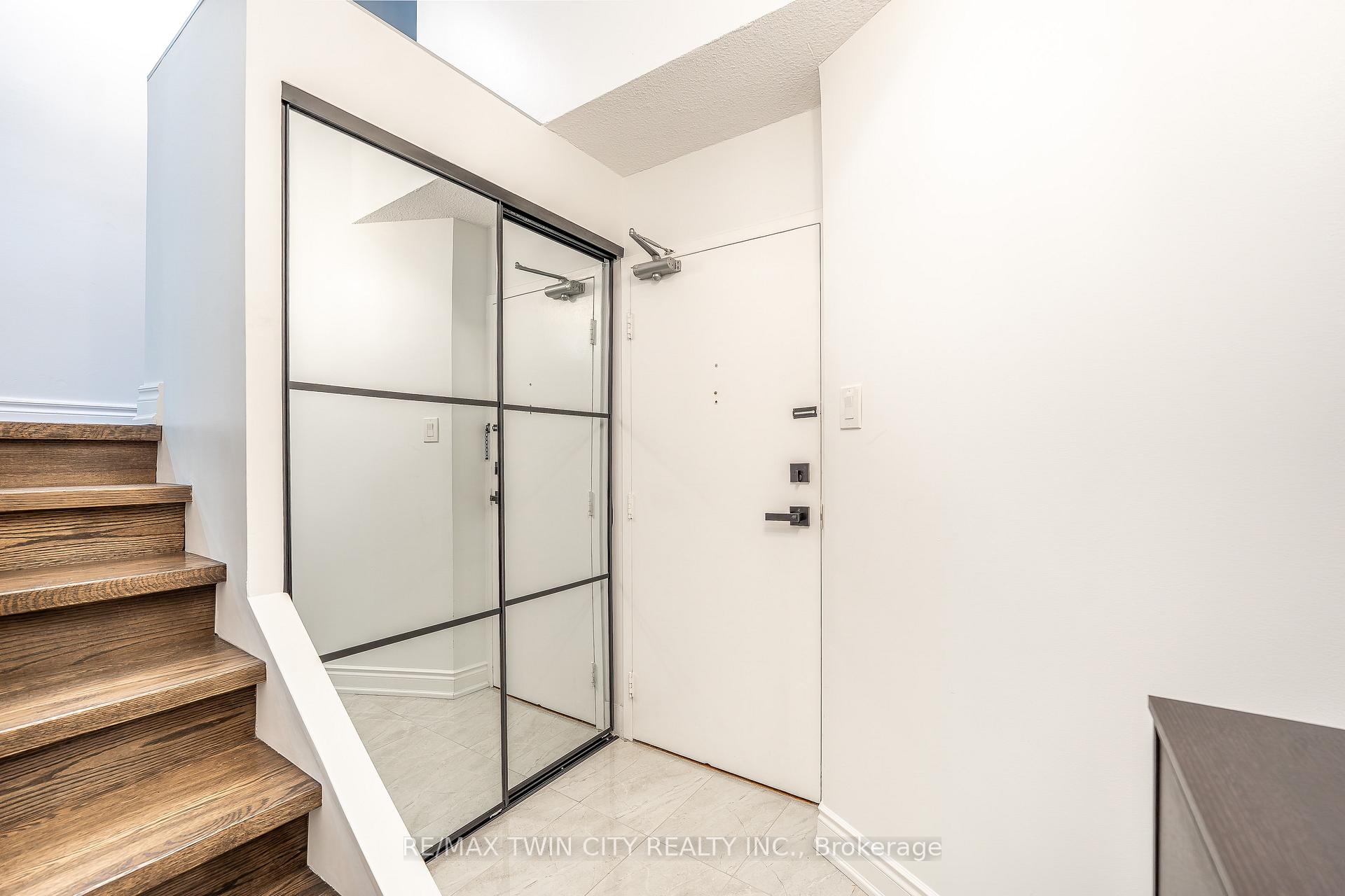 Photo 3 of Unit A32, 288 Mill Road, Etobicoke, Markland Wood — HOMEH