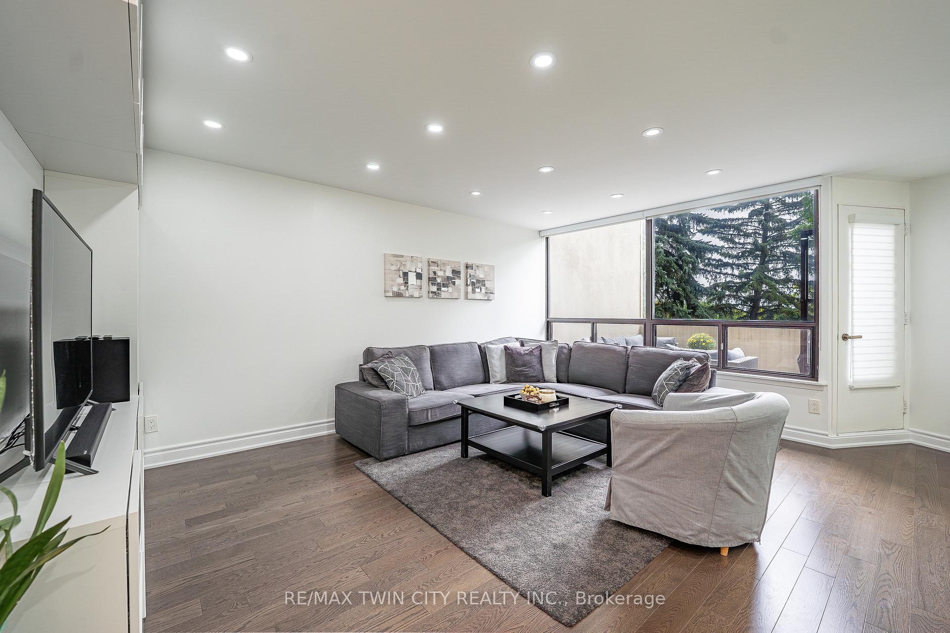 Photo 6 of Unit A32, 288 Mill Road, Etobicoke, Markland Wood — HOMEH
