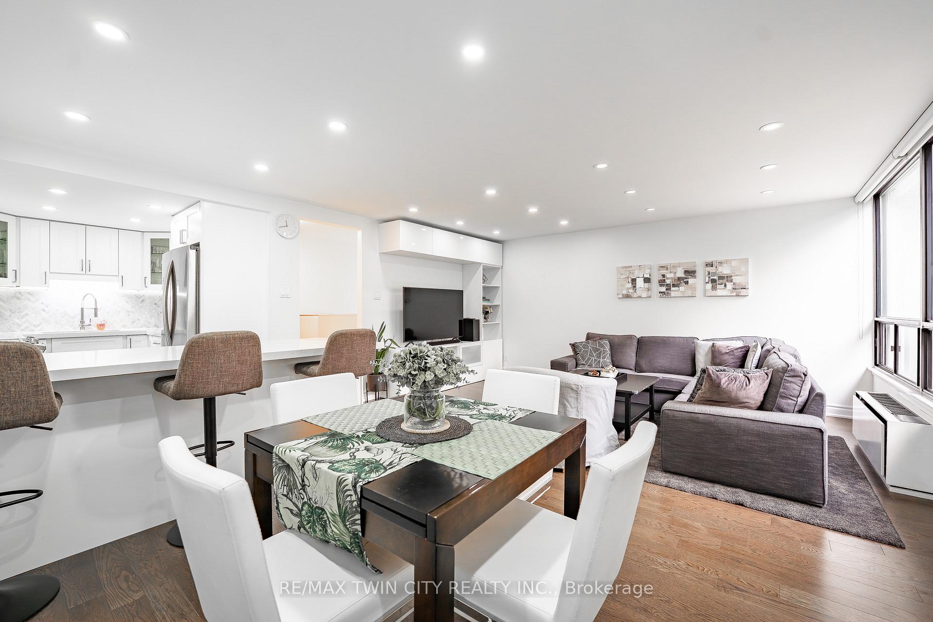 Photo 9 of Unit A32, 288 Mill Road, Etobicoke, Markland Wood — HOMEH