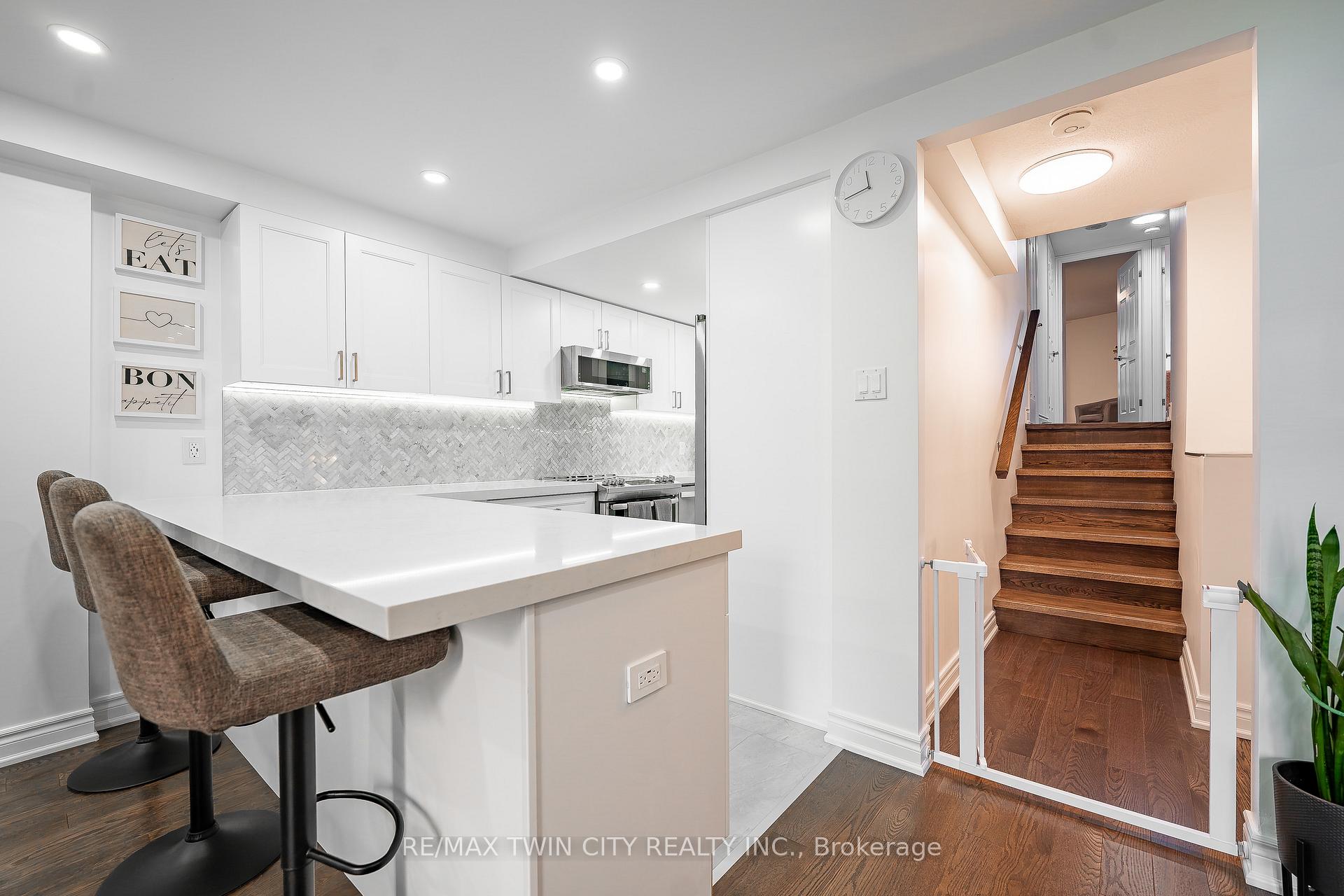 Photo 12 of Unit A32, 288 Mill Road, Etobicoke, Markland Wood — HOMEH