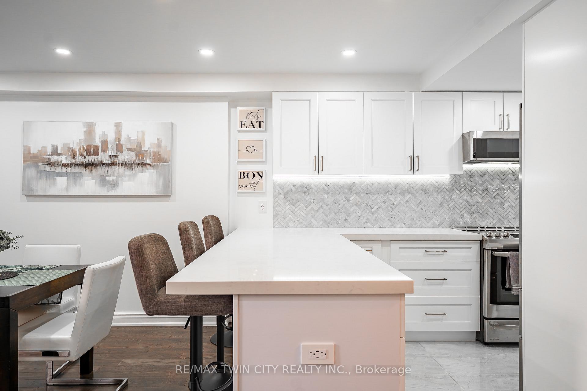 Photo 13 of Unit A32, 288 Mill Road, Etobicoke, Markland Wood — HOMEH