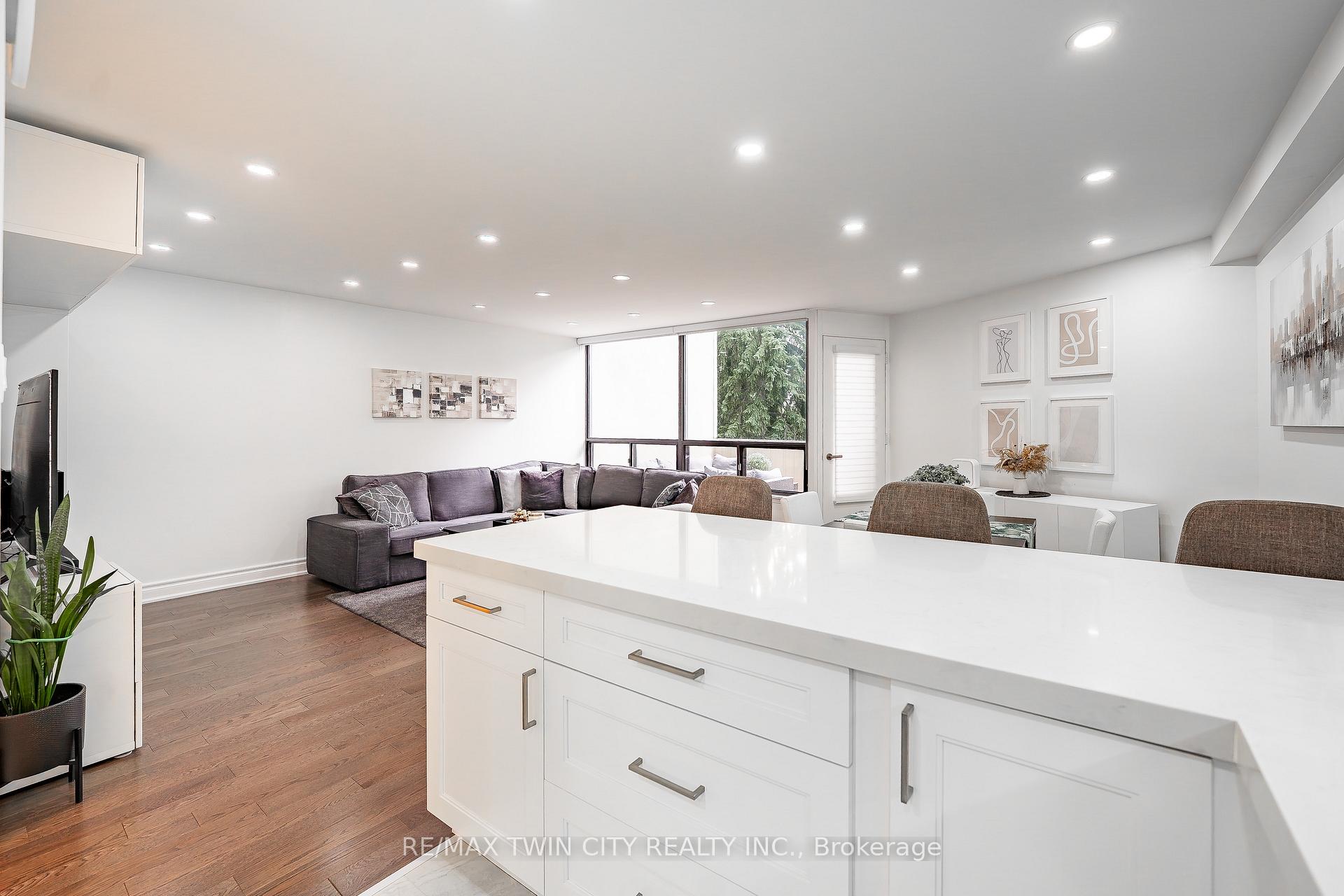 Photo 14 of Unit A32, 288 Mill Road, Etobicoke, Markland Wood — HOMEH