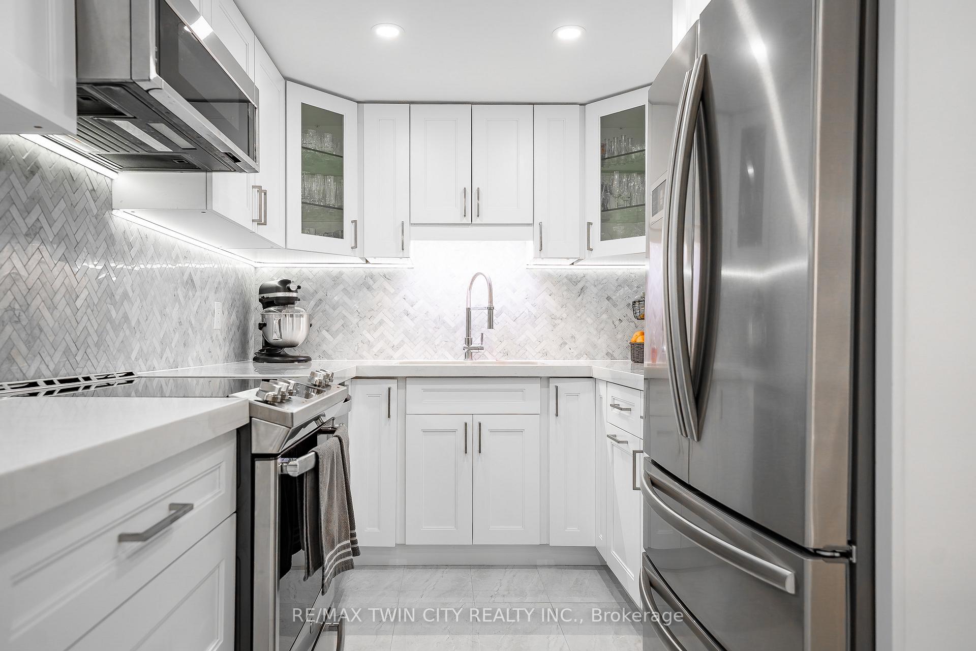 Photo 15 of Unit A32, 288 Mill Road, Etobicoke, Markland Wood — HOMEH