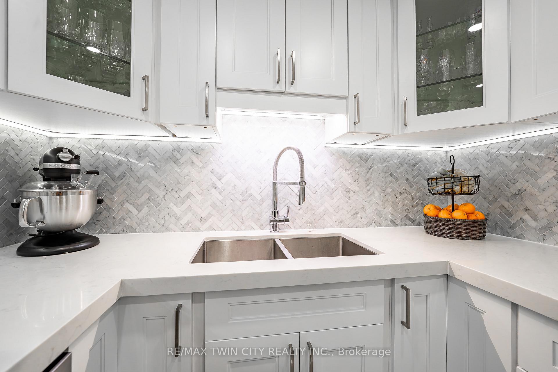 Photo 17 of Unit A32, 288 Mill Road, Etobicoke, Markland Wood — HOMEH