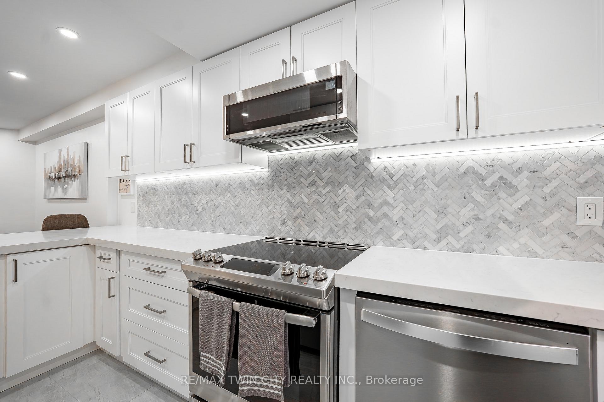 Photo 20 of Unit A32, 288 Mill Road, Etobicoke, Markland Wood — HOMEH
