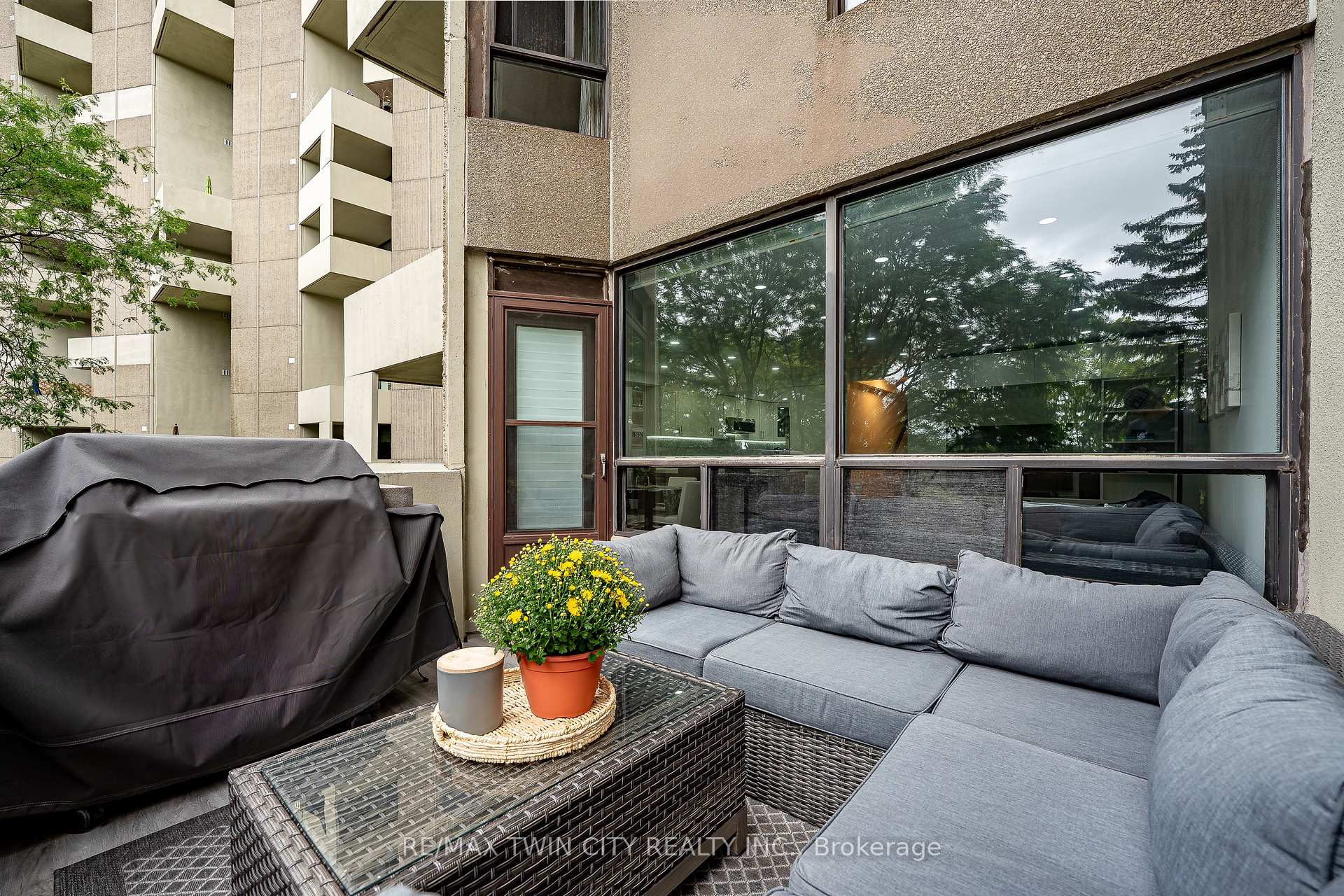 Photo 33 of Unit A32, 288 Mill Road, Etobicoke, Markland Wood — HOMEH