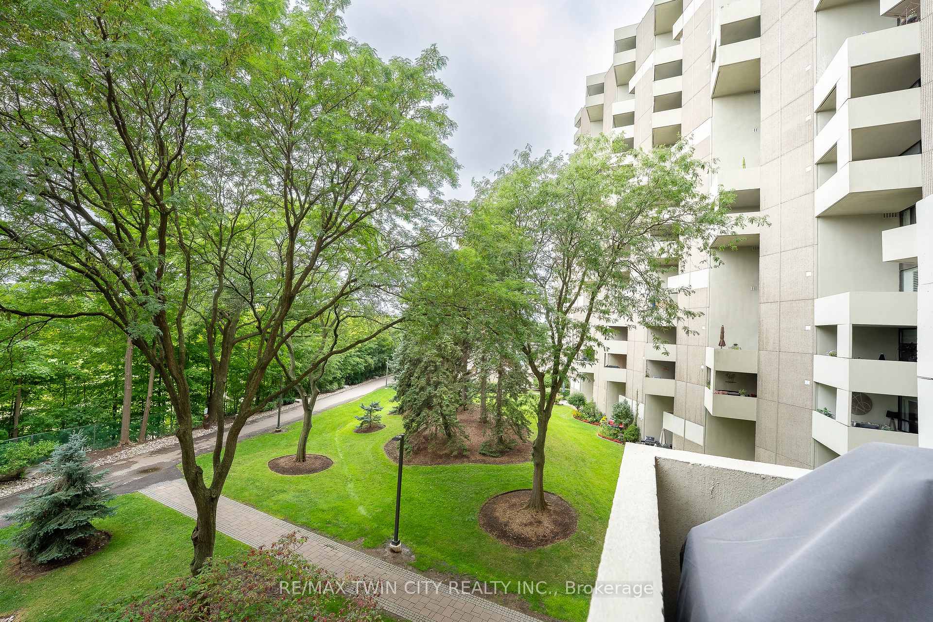 Photo 34 of Unit A32, 288 Mill Road, Etobicoke, Markland Wood — HOMEH