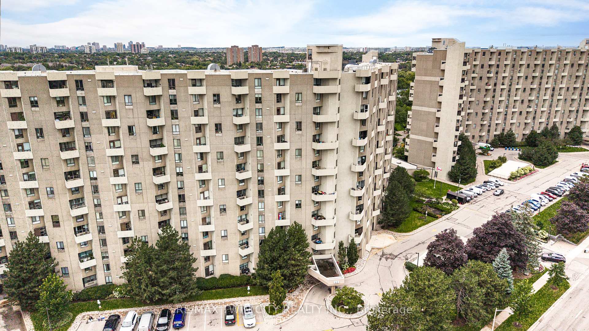 Photo 43 of Unit A32, 288 Mill Road, Etobicoke, Markland Wood — HOMEH
