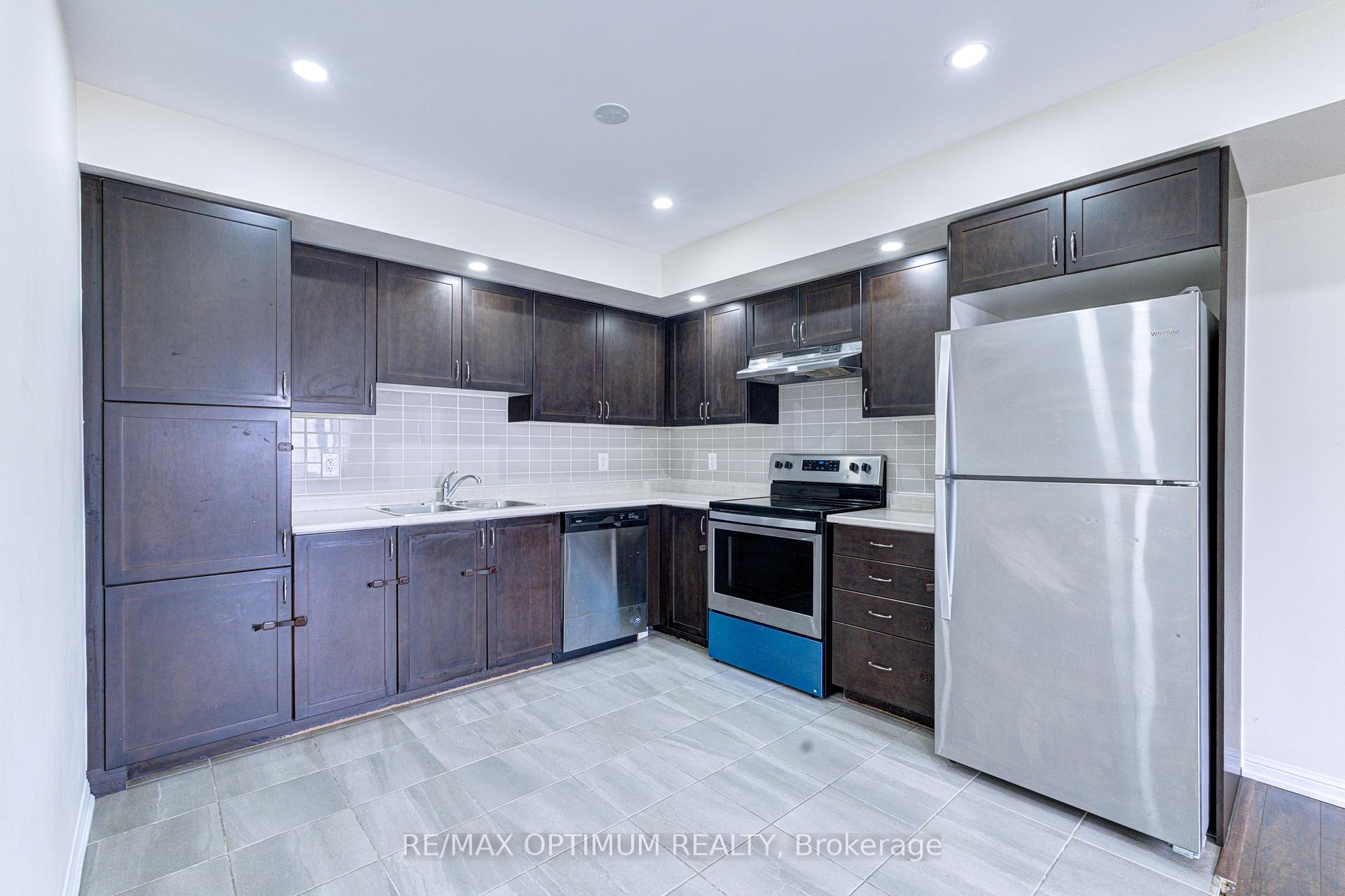 Photo 9 of Unit 307, 250 Sunny Meadow Boulevard, Brampton, Sandringham-Wellington — HOMEH