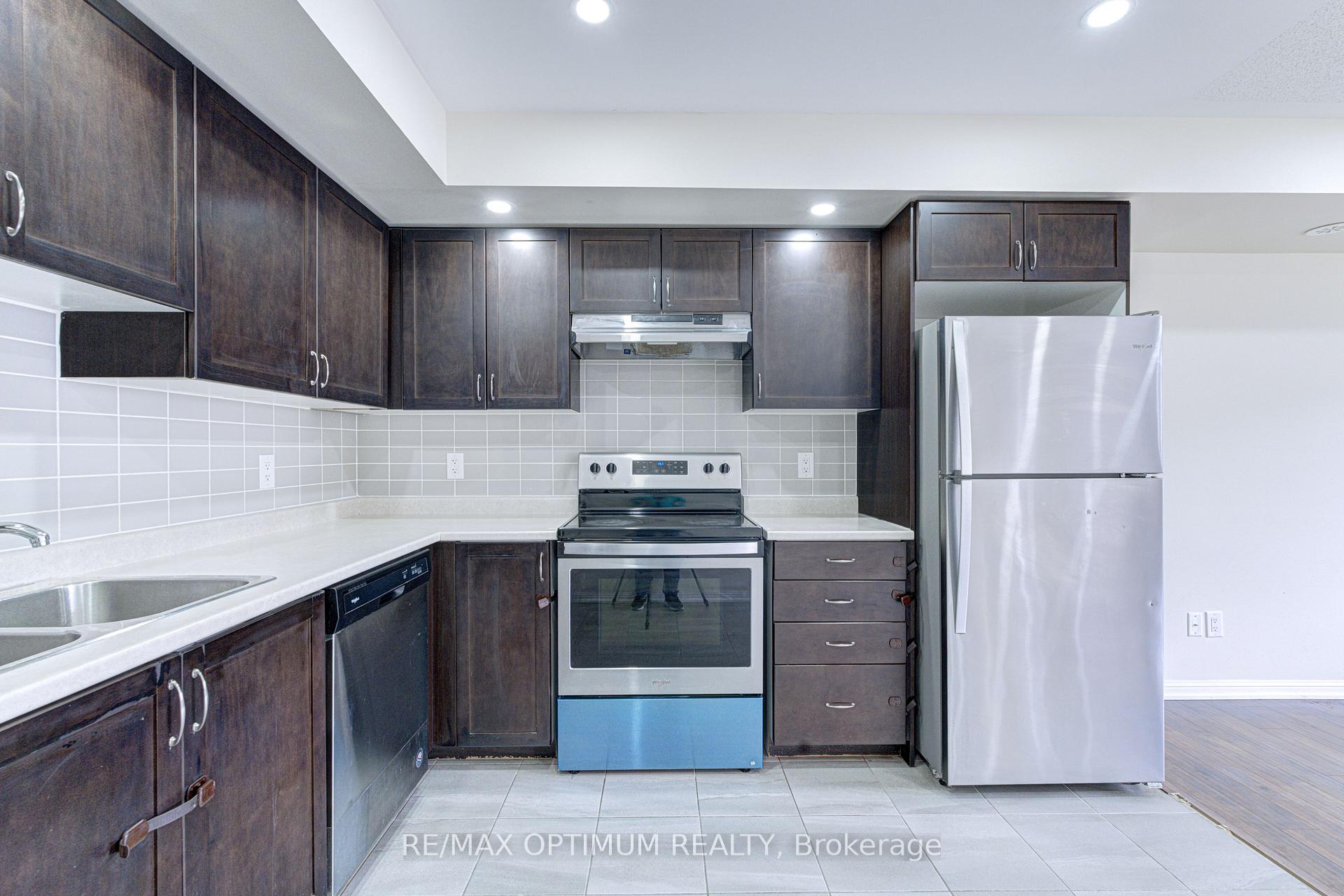 Photo 10 of Unit 307, 250 Sunny Meadow Boulevard, Brampton, Sandringham-Wellington — HOMEH