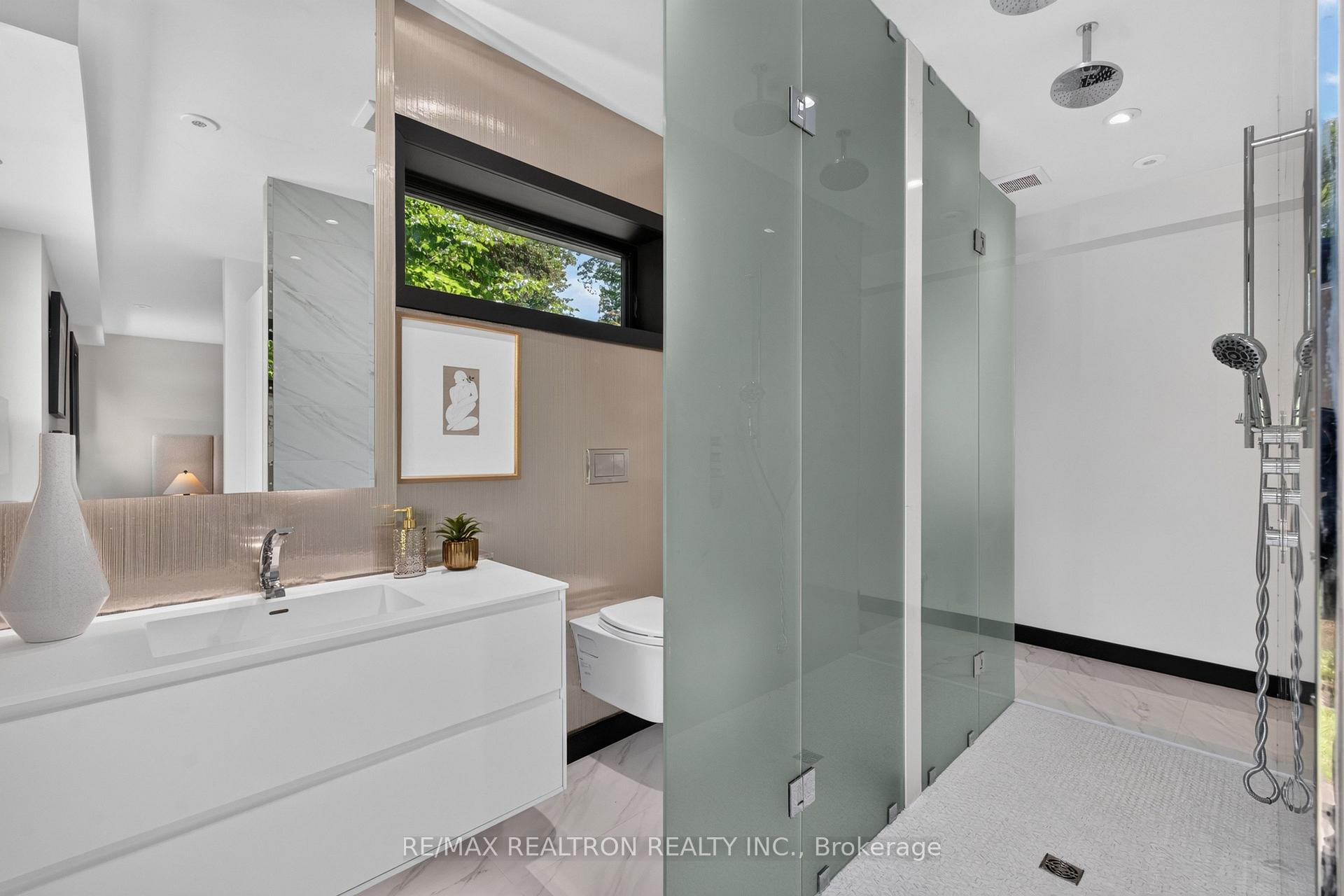 Photo 20 of 8 Breezewood Drive, Etobicoke, Stonegate-Queensway — HOMEH