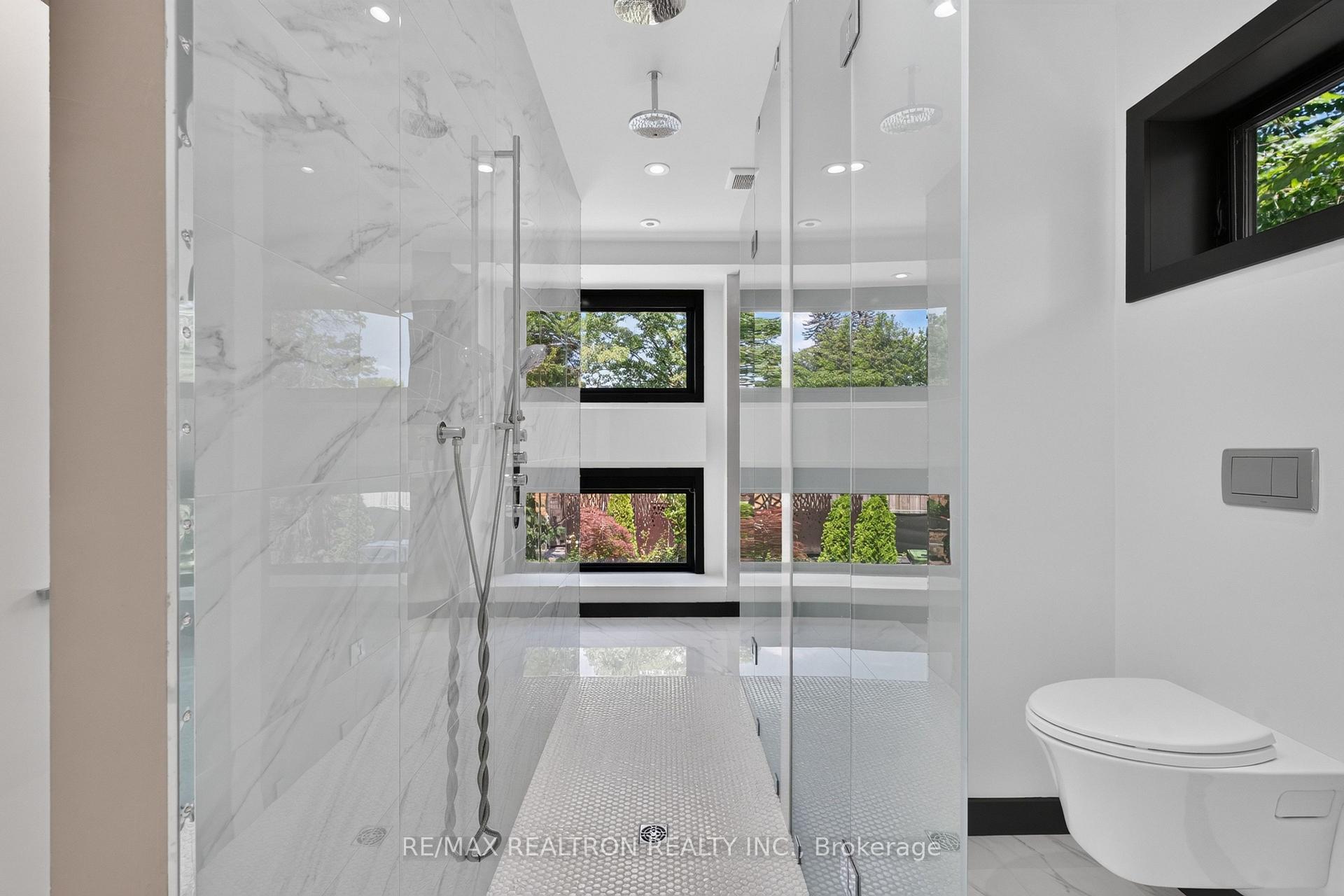 Photo 21 of 8 Breezewood Drive, Etobicoke, Stonegate-Queensway — HOMEH