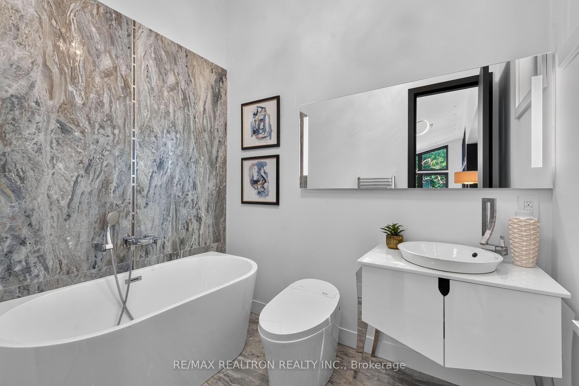 Photo 32 of 8 Breezewood Drive, Etobicoke, Stonegate-Queensway — HOMEH