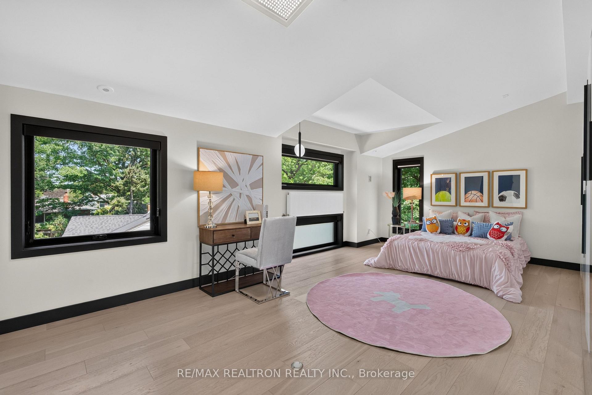 Photo 33 of 8 Breezewood Drive, Etobicoke, Stonegate-Queensway — HOMEH