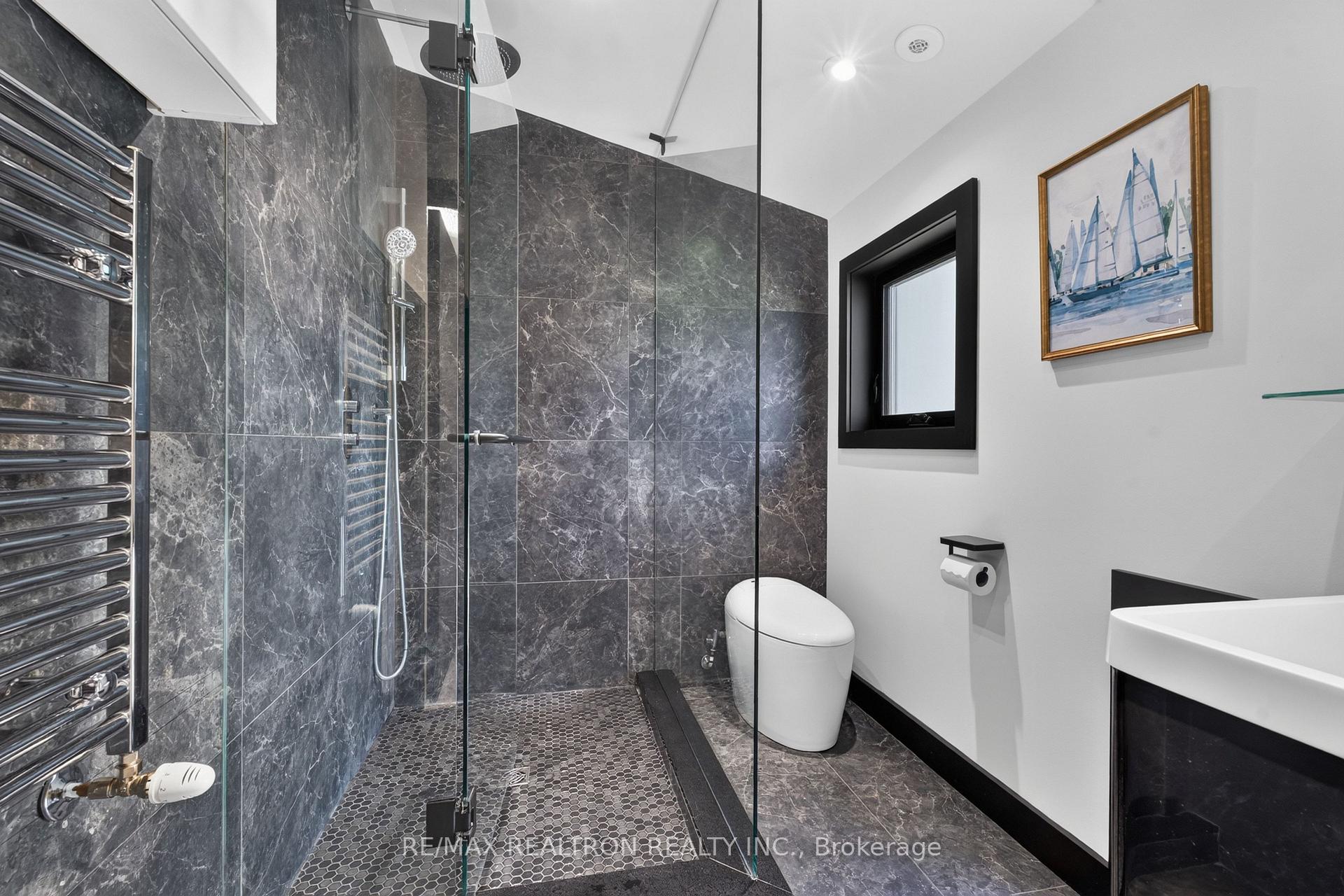 Photo 34 of 8 Breezewood Drive, Etobicoke, Stonegate-Queensway — HOMEH