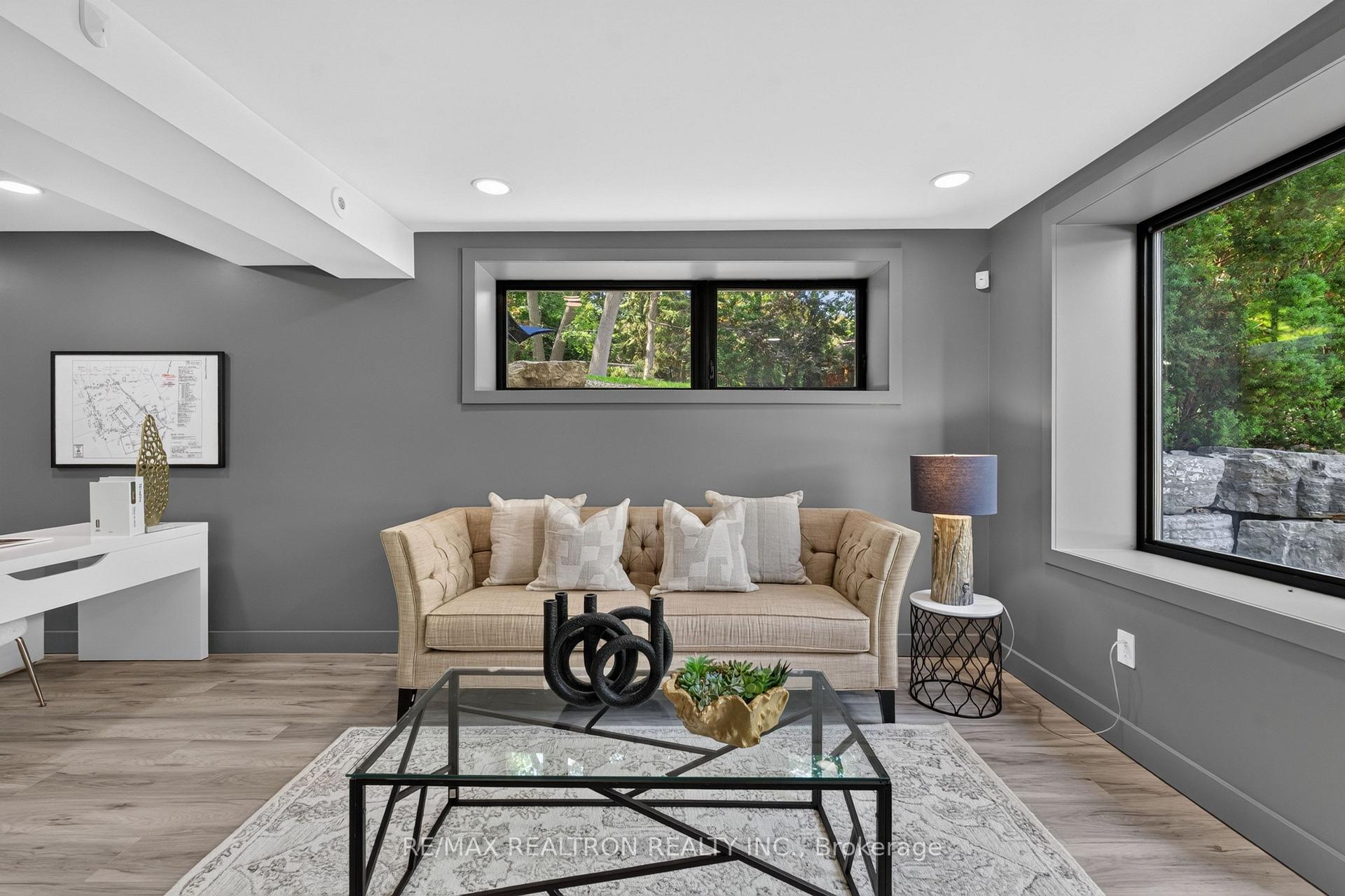 Photo 35 of 8 Breezewood Drive, Etobicoke, Stonegate-Queensway — HOMEH