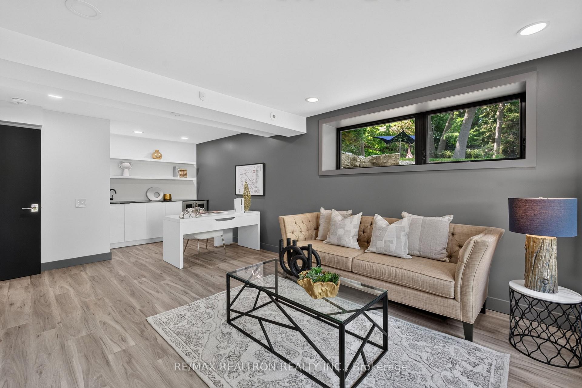 Photo 36 of 8 Breezewood Drive, Etobicoke, Stonegate-Queensway — HOMEH