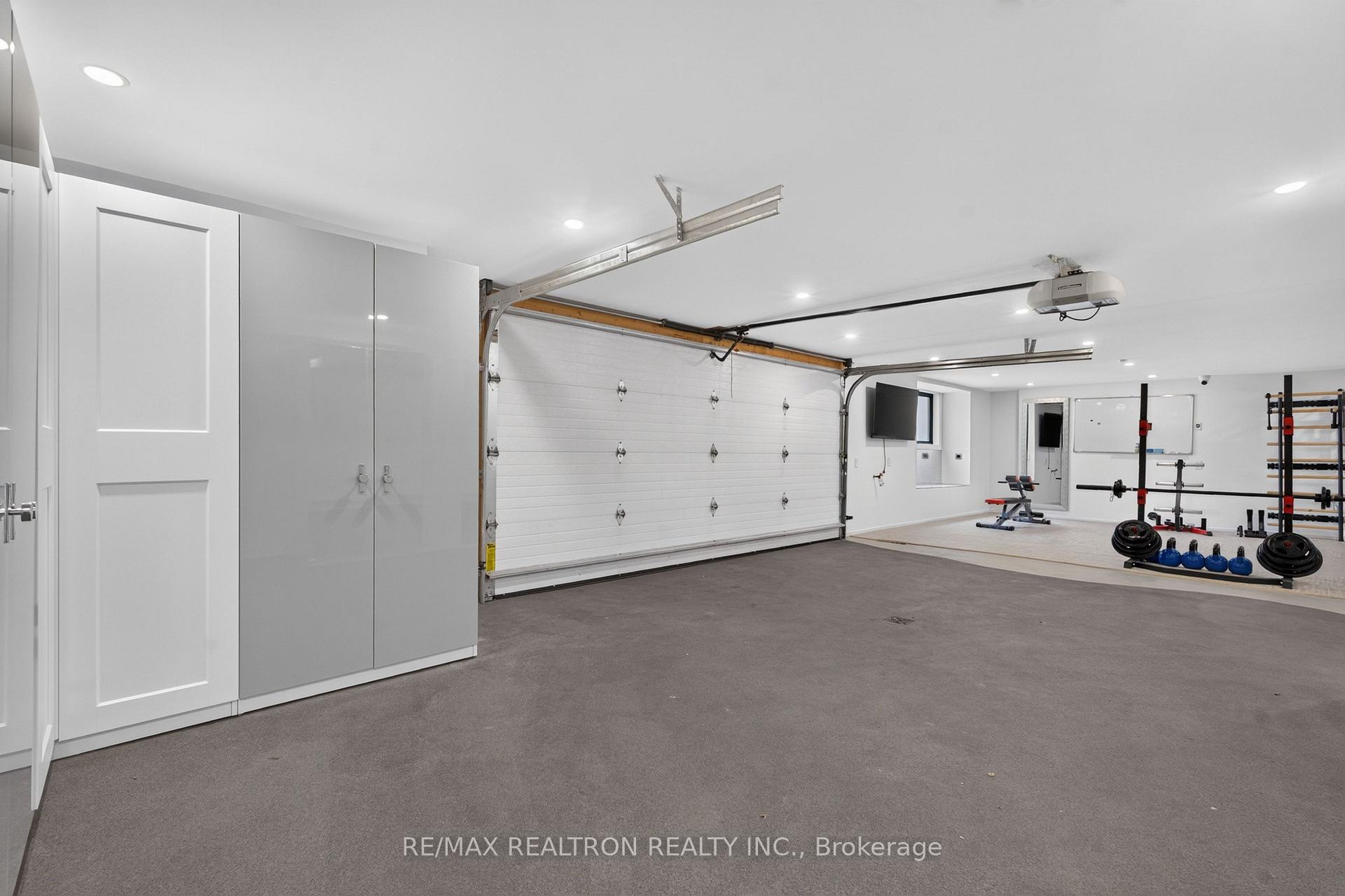Photo 38 of 8 Breezewood Drive, Etobicoke, Stonegate-Queensway — HOMEH
